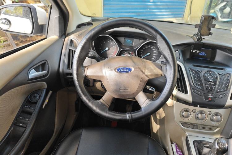 Used Ford Focus 2012 Sedan 1.6L Manual Comfort Model Steering Wheel