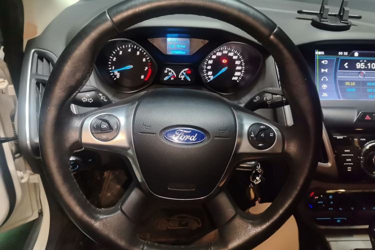Used Ford Focus 2012 Sedan 1.6L Automatic Fashion Edition Steering Wheel