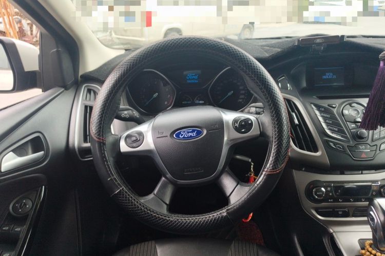 Used Ford Focus 2012 Hatchback 1.6L Automatic Fashion Edition Steering Wheel