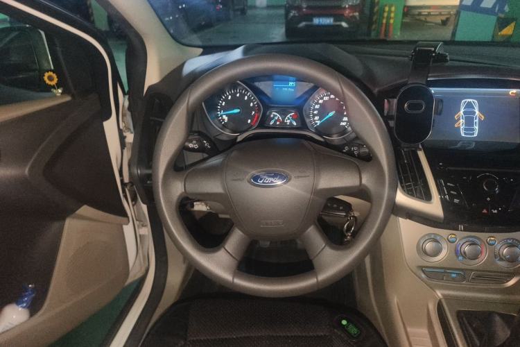 Used Ford Focus 2012 Sedan 1.6L Manual Comfort Model Steering Wheel
