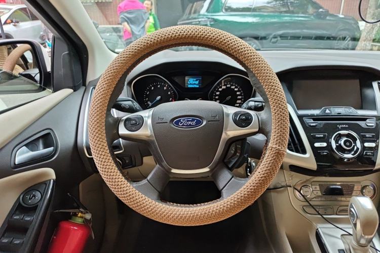 Used Ford Focus 2012 Sedan 1.6L Automatic Fashion Edition Steering Wheel