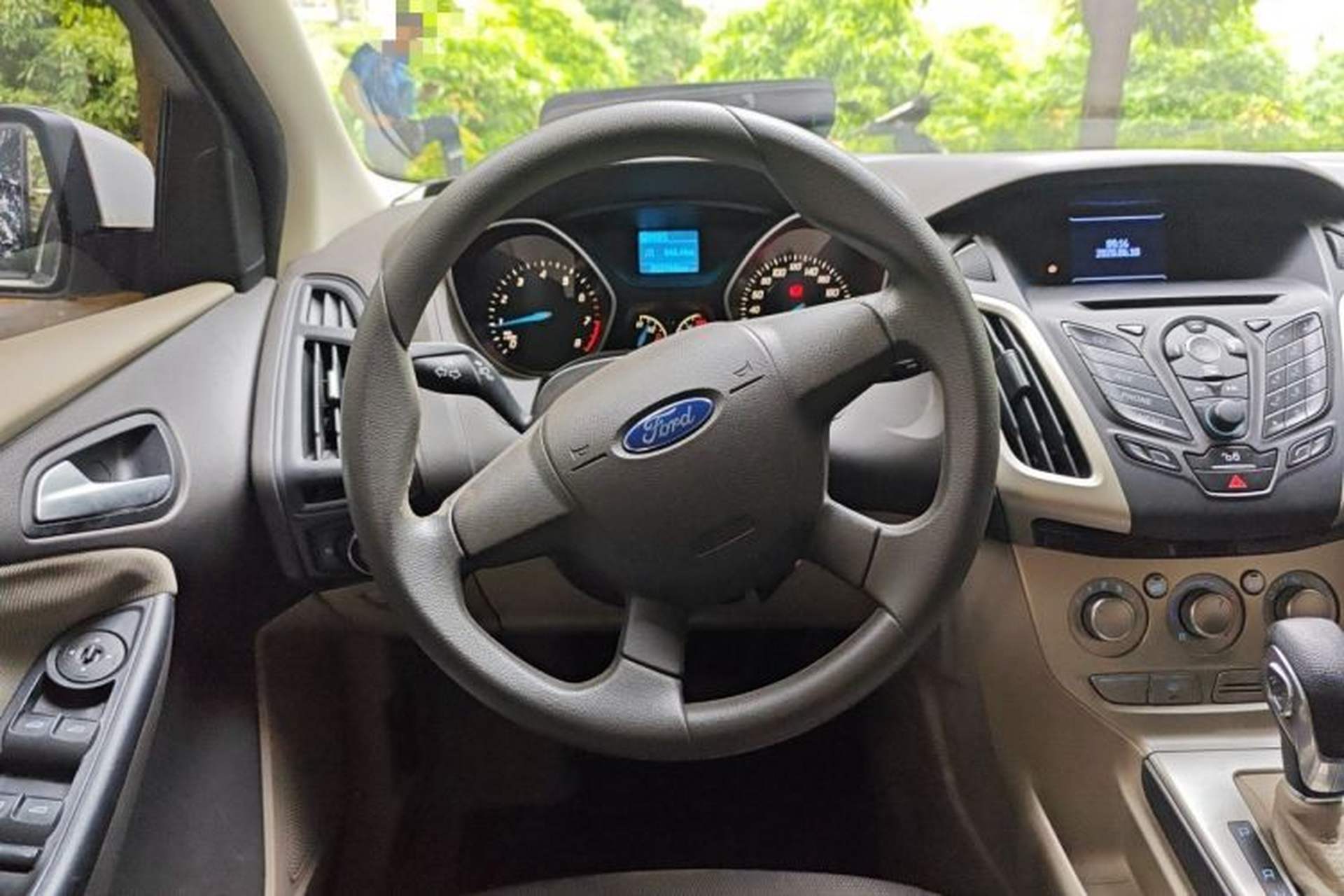 Used Ford Focus 2012 Sedan 1.6L Automatic Comfort Model Steering Wheel