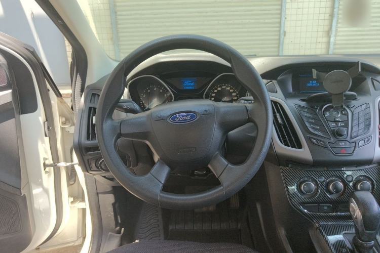 Used Ford Focus 2012 Hatchback 1.6L Automatic Comfort Model Steering Wheel