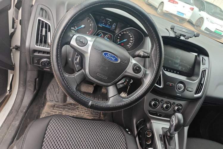 Used Ford Focus 2012 Hatchback 1.6L Automatic Comfort Model Steering Wheel