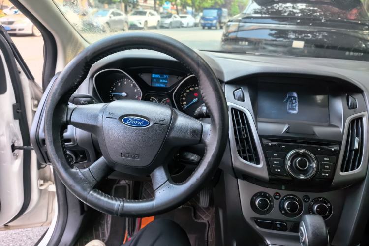 Used Ford Focus 2012 Hatchback 1.6L Automatic Comfort Model Steering Wheel