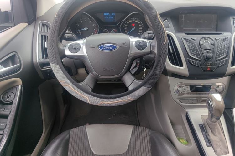 Used Ford Focus 2012 Sedan 1.6L Automatic Fashion Edition Steering Wheel