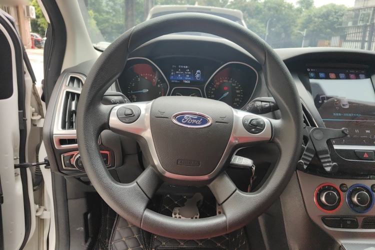 Used Ford Focus 2012 Hatchback 1.6L Automatic Comfort Model Steering Wheel