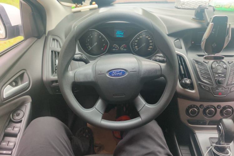Used Ford Focus 2012 Hatchback 1.6L Automatic Comfort Model Steering Wheel