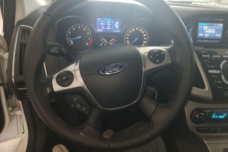 Used Ford Focus 2012 Hatchback 2.0L Automatic Luxury Sport Model Steering Wheel