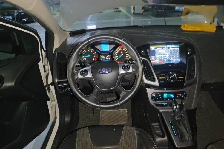 Used Ford Focus 2012 Sedan 1.6L Automatic Fashion Edition Steering Wheel