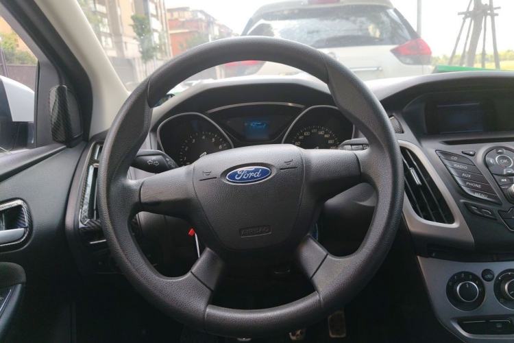 Used Ford Focus 2012 Hatchback 1.6L Manual Comfort Model Steering Wheel