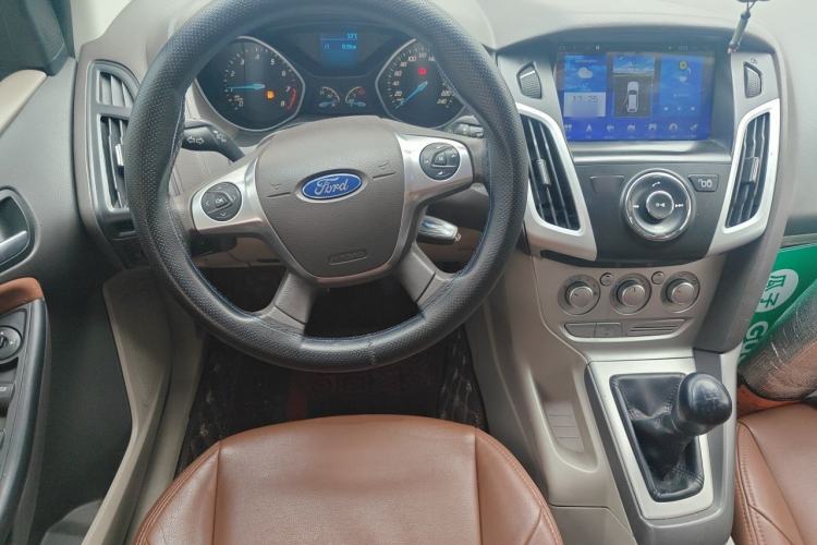 Used Ford Focus 2012 Sedan 1.6L Manual Comfort Model Steering Wheel
