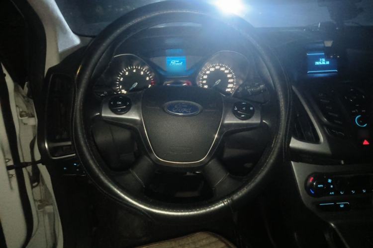 Used Ford Focus 2012 Hatchback 1.6L Automatic Fashion Edition Steering Wheel