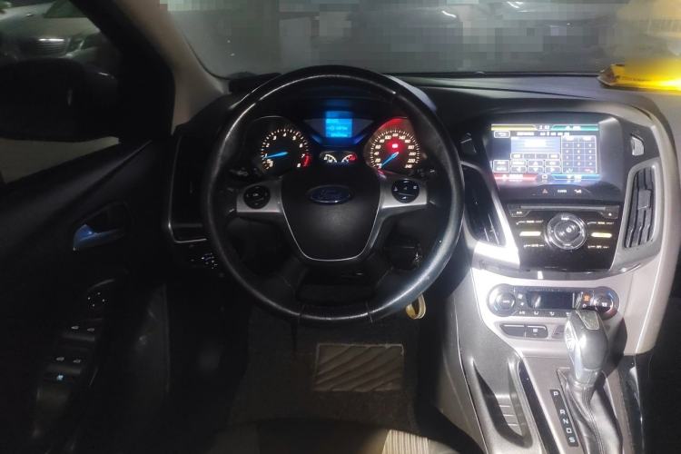 Used Ford Focus 2012 Sedan 1.6L Automatic Fashion Edition Steering Wheel