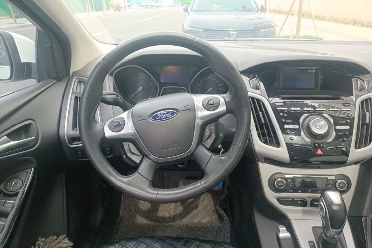 Used Ford Focus 2012 Hatchback 2.0L Automatic Luxury Sport Model Steering Wheel