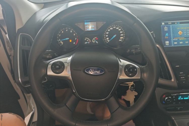 Used Ford Focus 2012 Sedan 1.6L Automatic Fashion Edition Steering Wheel