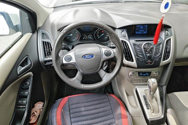 Used Ford Focus 2012 Hatchback 1.6L Automatic Fashion Edition Steering Wheel
