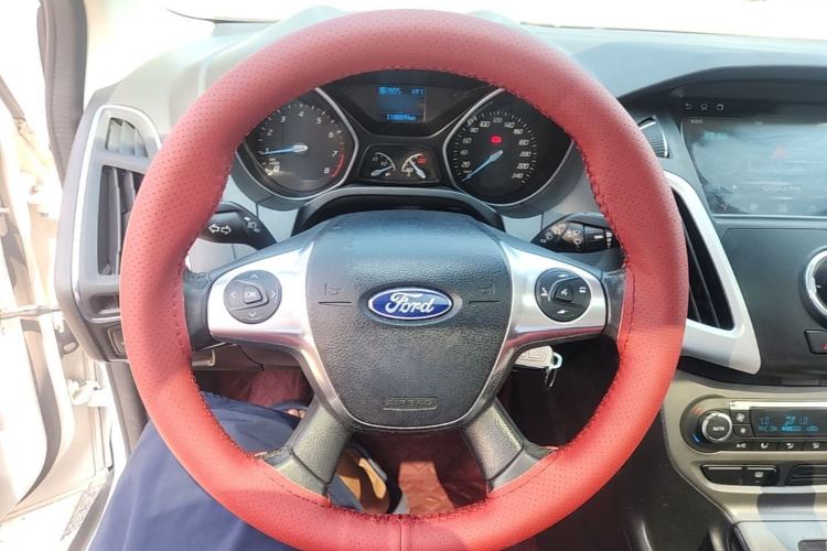 Used Ford Focus 2012 Hatchback 1.6L Automatic Fashion Edition Steering Wheel