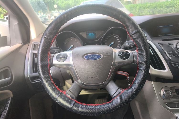 Used Ford Focus 2012 Hatchback 1.6L Automatic Fashion Edition Steering Wheel