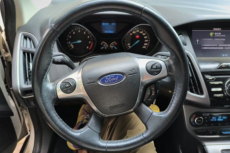 Used Ford Focus 2012 Sedan 1.6L Automatic Fashion Edition Steering Wheel