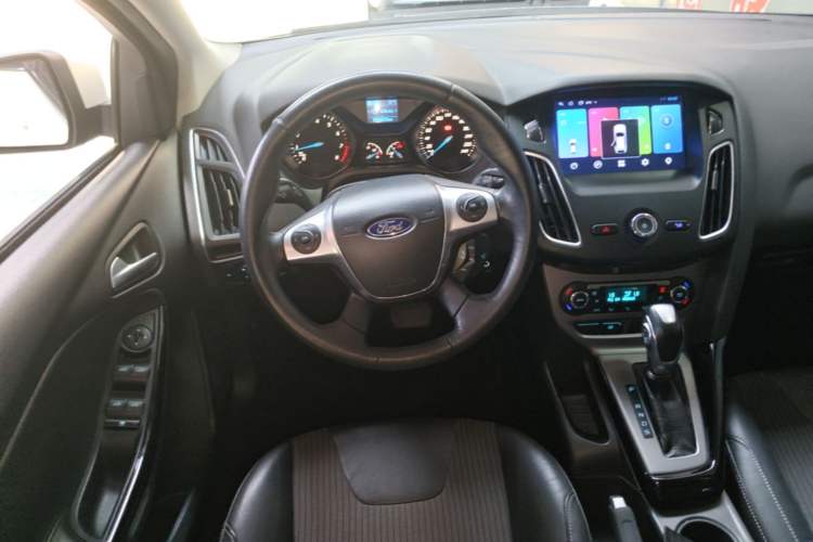 Used Ford Focus 2012 Hatchback 1.6L Automatic Fashion Edition Steering Wheel