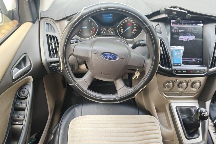 Used Ford Focus 2012 Sedan 1.6L Manual Comfort Model Steering Wheel