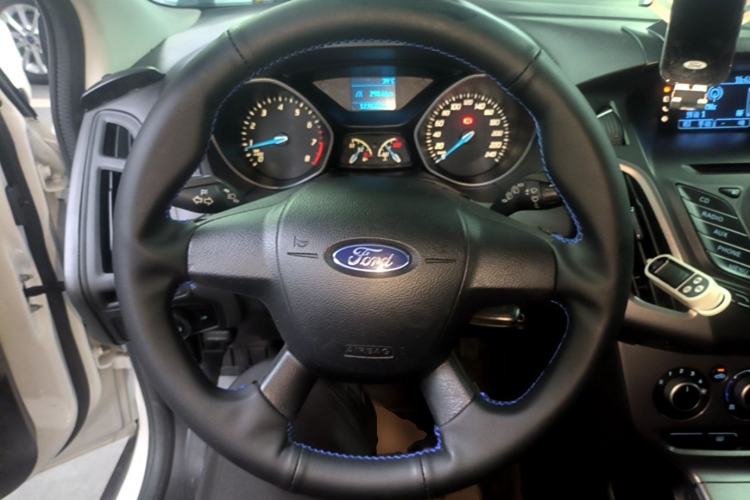 Used Ford Focus 2012 Hatchback 1.6L Manual Comfort Model Steering Wheel