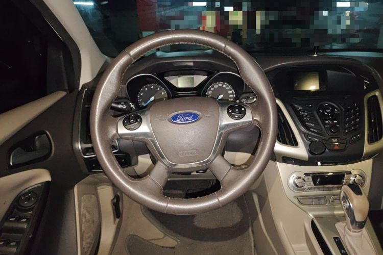 Used Ford Focus 2012 Sedan 1.6L Automatic Fashion Edition Steering Wheel