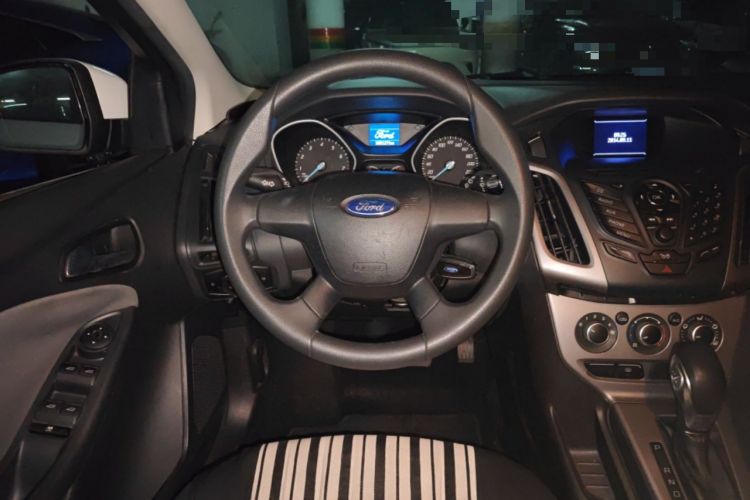 Used Ford Focus 2012 Hatchback 1.6L Automatic Comfort Model Steering Wheel