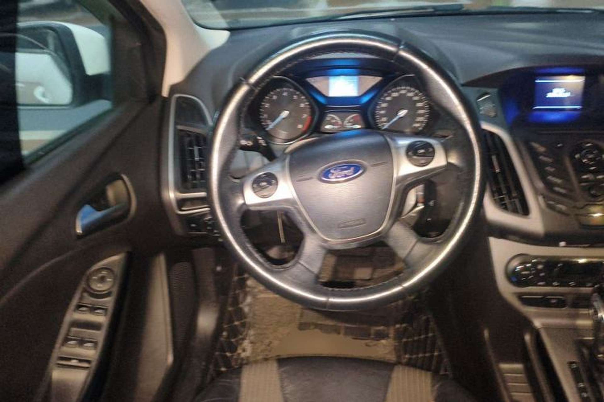 Used Ford Focus 2012 Hatchback 1.6L Automatic Fashion Edition Steering Wheel