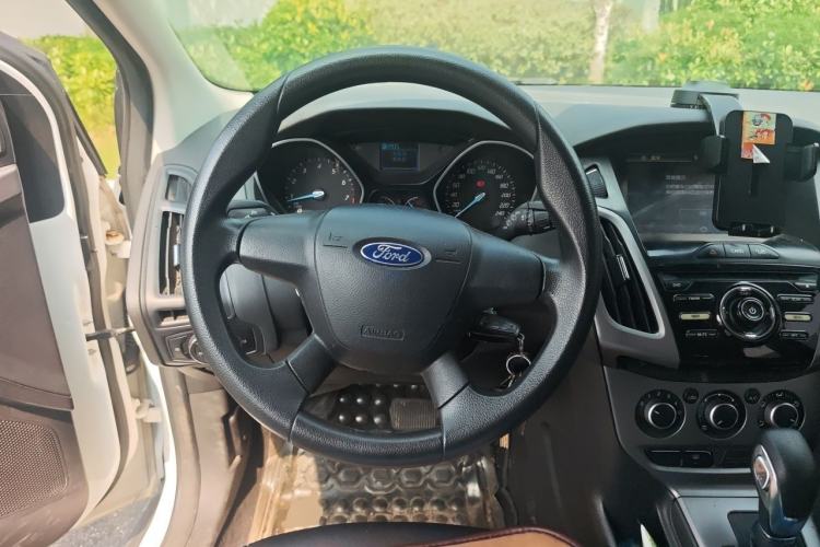 Used Ford Focus 2012 Hatchback 1.6L Automatic Comfort Model Steering Wheel