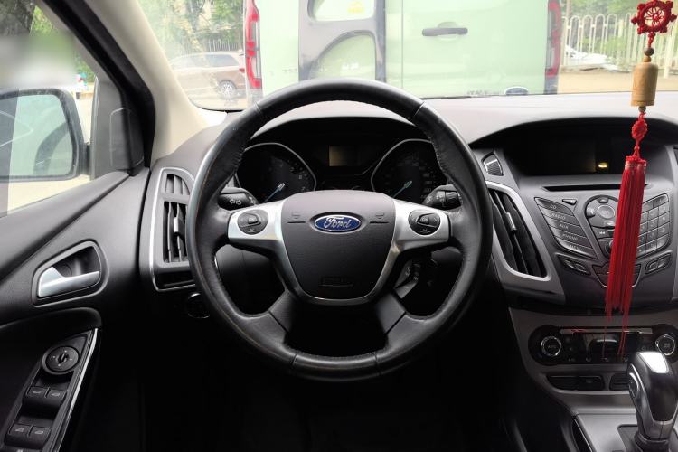Used Ford Focus 2012 Sedan 1.6L Automatic Fashion Edition Steering Wheel