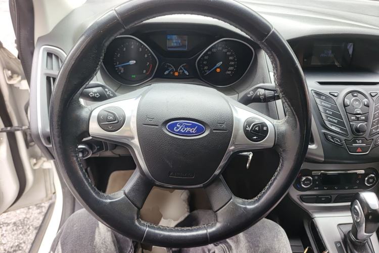 Used Ford Focus 2012 Sedan 1.6L Automatic Fashion Edition Steering Wheel