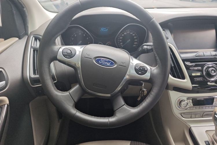 Used Ford Focus 2012 Sedan 1.6L Automatic Fashion Edition Steering Wheel