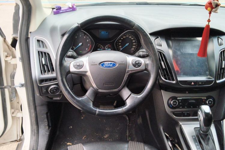 Used Ford Focus 2012 Sedan 1.6L Automatic Fashion Edition Steering Wheel