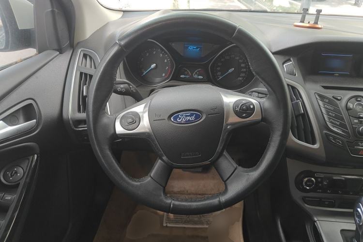 Used Ford Focus 2012 Hatchback 1.6L Automatic Fashion Edition Steering Wheel