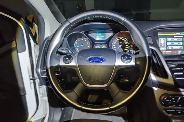 Used Ford Focus 2012 Sedan 1.6L Automatic Fashion Edition Steering Wheel