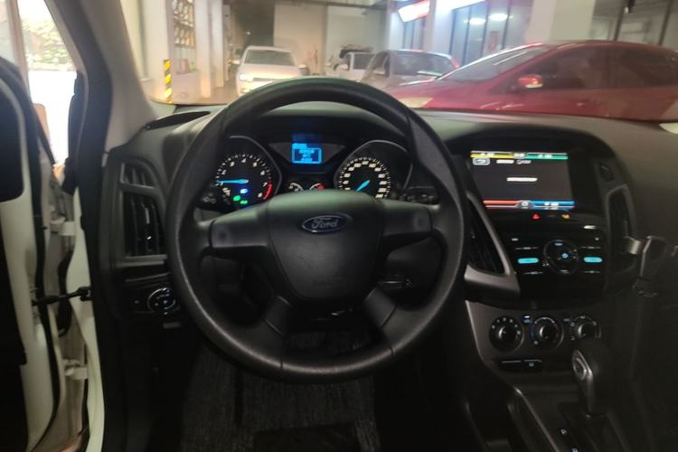 Used Ford Focus 2012 Hatchback 1.6L Automatic Comfort Model Steering Wheel