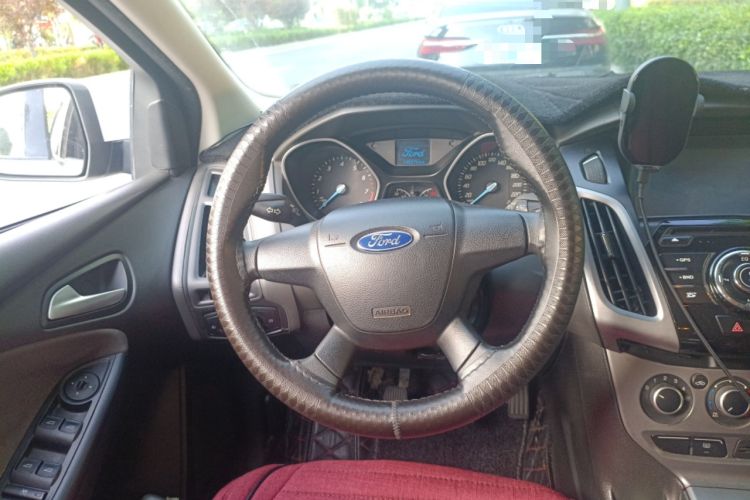 Used Ford Focus 2012 Hatchback 1.6L Manual Comfort Model Steering Wheel