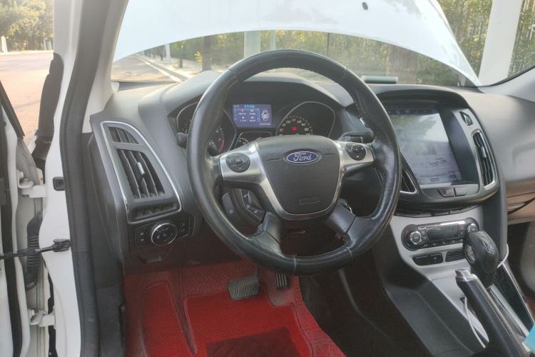 Used Ford Focus 2012 Hatchback 2.0L Automatic Luxury Sport Model Steering Wheel