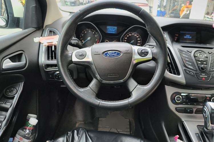 Used Ford Focus 2012 Sedan 1.6L Automatic Fashion Edition Steering Wheel