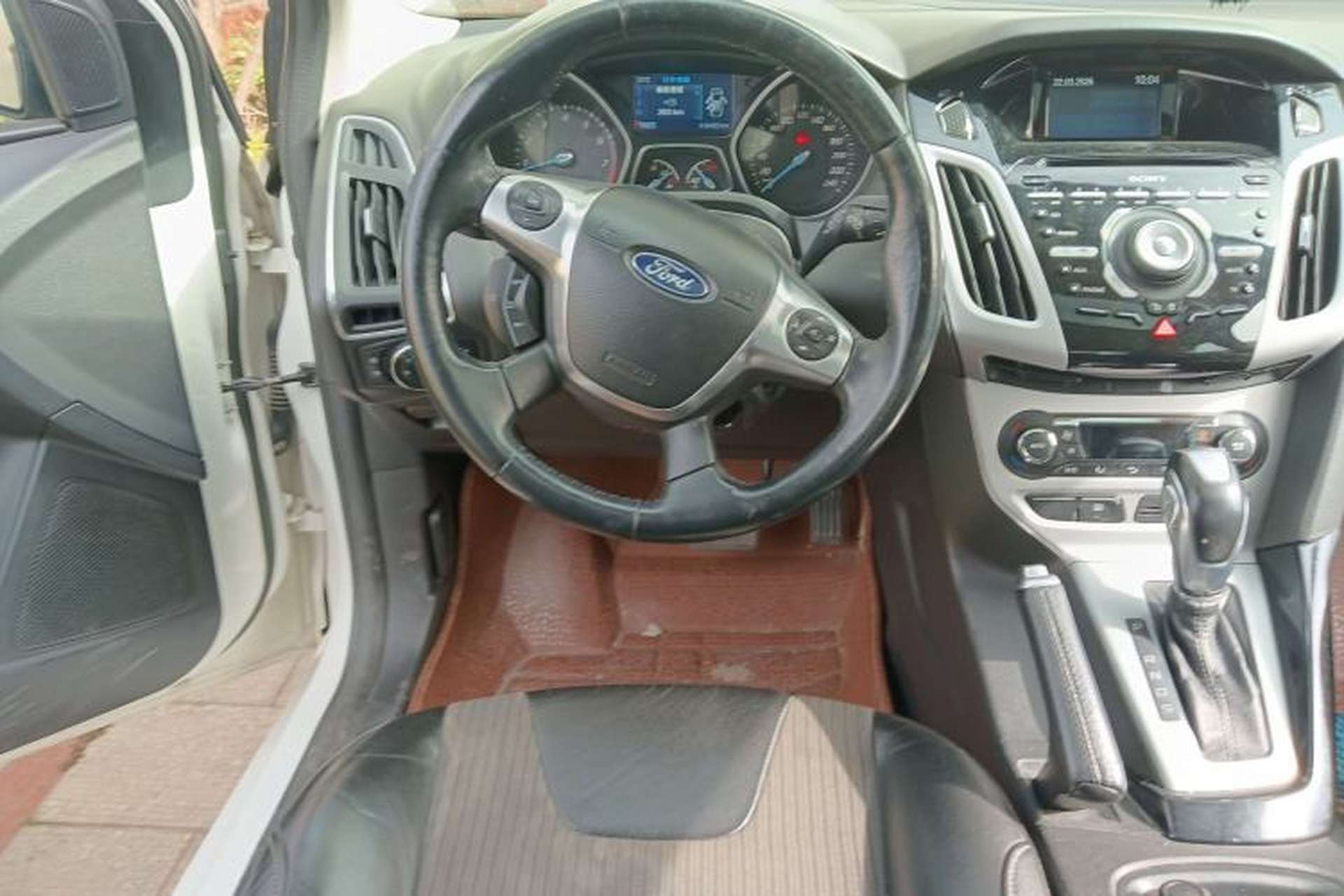 Used Ford Focus 2012 Hatchback 2.0L Automatic Luxury Sport Model Steering Wheel