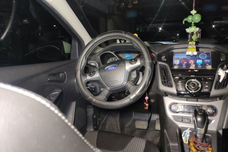 Used Ford Focus 2012 Hatchback 1.6L Automatic Fashion Edition Steering Wheel