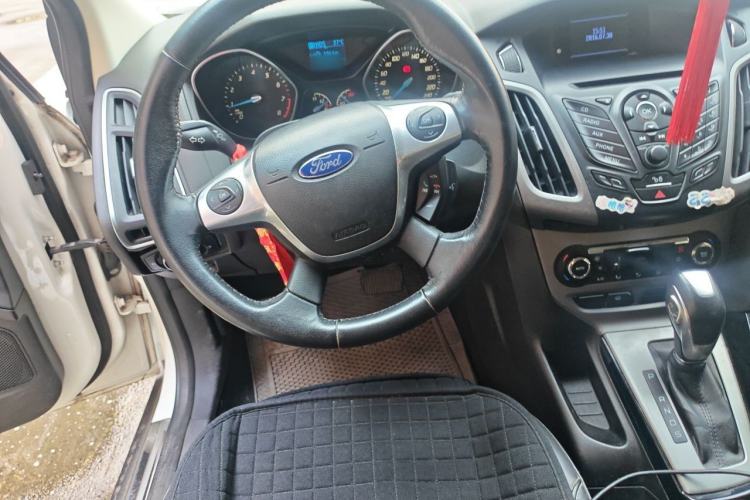 Used Ford Focus 2012 Sedan 1.6L Automatic Fashion Edition Steering Wheel