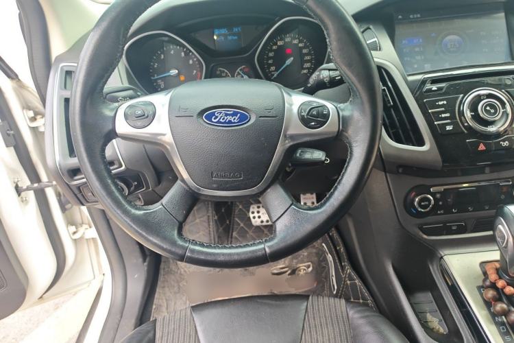 Used Ford Focus 2012 Hatchback 1.6L Automatic Fashion Edition Steering Wheel