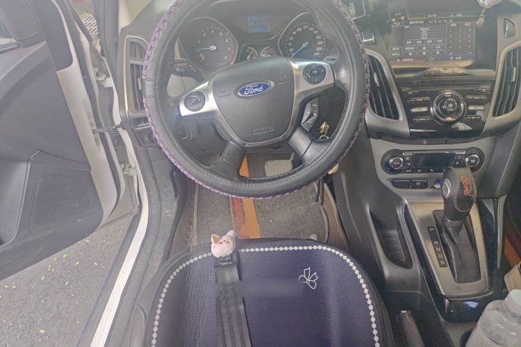 Used Ford Focus 2012 Sedan 1.6L Automatic Fashion Edition Steering Wheel