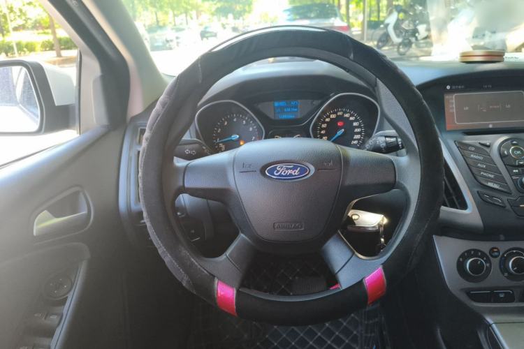 Used Ford Focus 2012 Hatchback 1.6L Automatic Comfort Model Steering Wheel