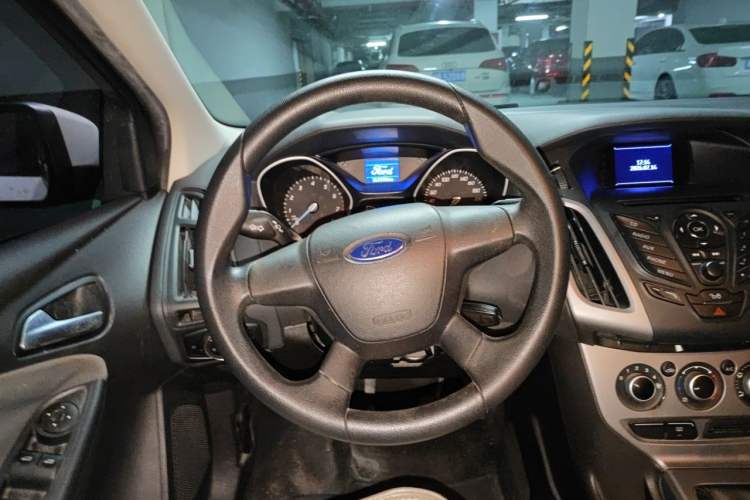 Used Ford Focus 2012 Hatchback 1.6L Manual Comfort Model Steering Wheel