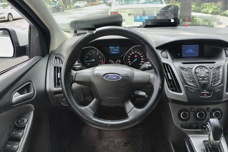 Used Ford Focus 2012 Hatchback 1.6L Automatic Comfort Model Steering Wheel