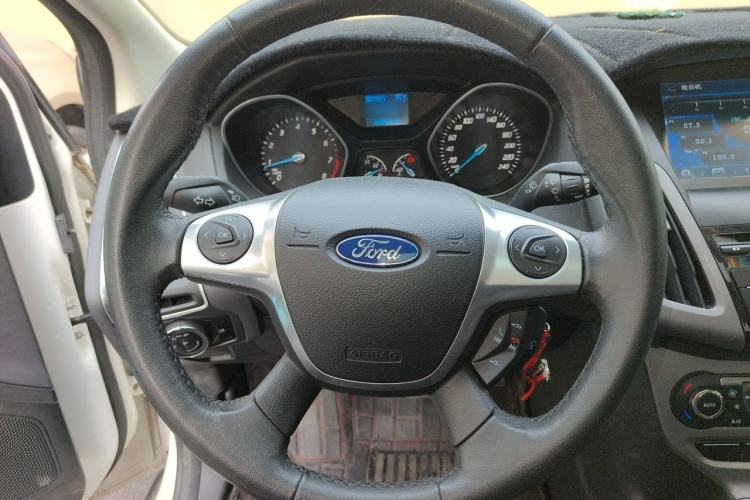 Used Ford Focus 2012 Sedan 1.6L Automatic Fashion Edition Steering Wheel